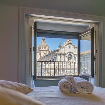 לינה וארוחת בוקר קטאניה La Finestra Sul Duomo מראה חיצוני תמונה